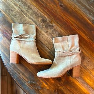 Frye size 10 - like new short leather boots